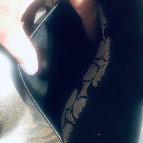 Coach wristlet - Picture 4 of 4